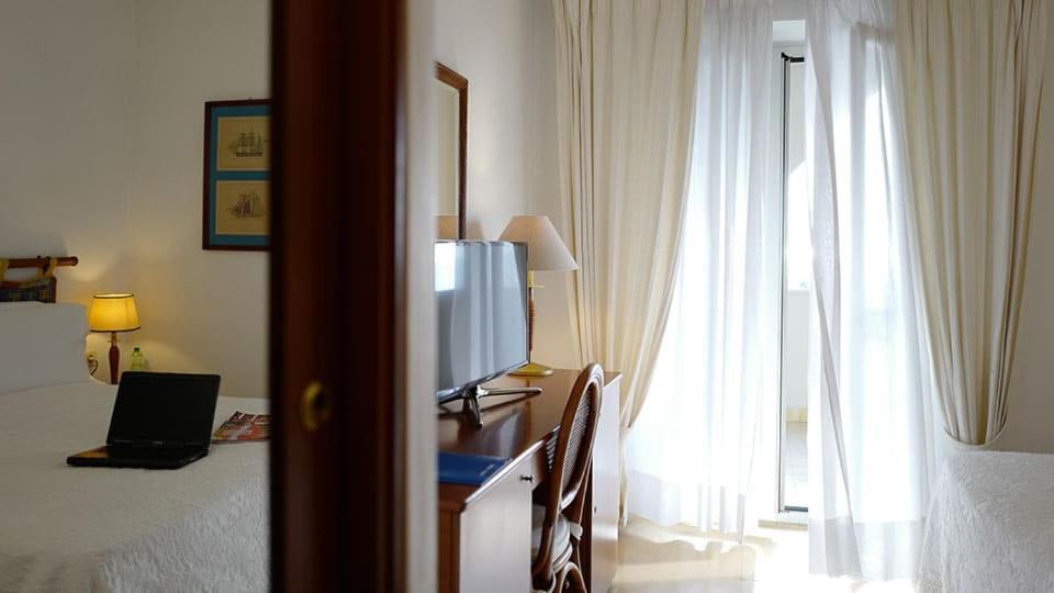 Hotel Lido Garda Anzio Ngoại thất bức ảnh